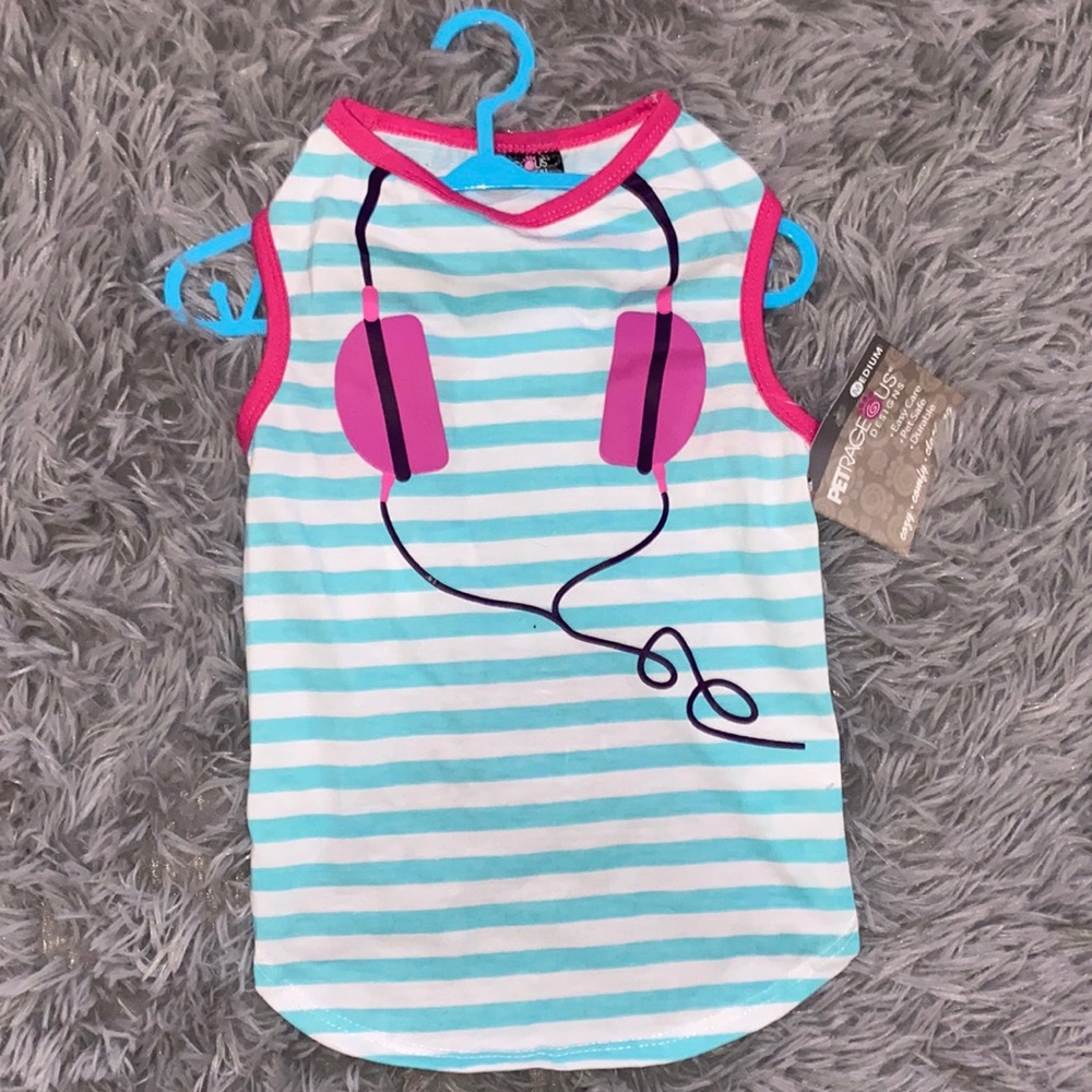 Petrageous designs dog shirt  size medium